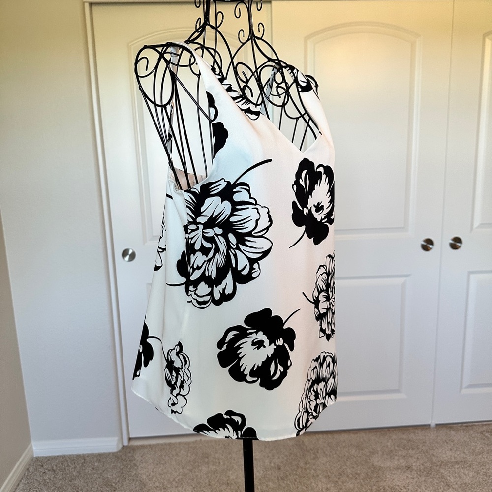 Banana Republic Tank Top - NWOT - Picture 3 of 7